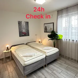 Private Mit Eigene Küche Und Bad Pensión